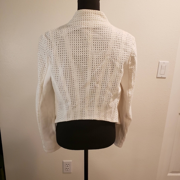 Designer wear white jacket - Picture 4 of 10